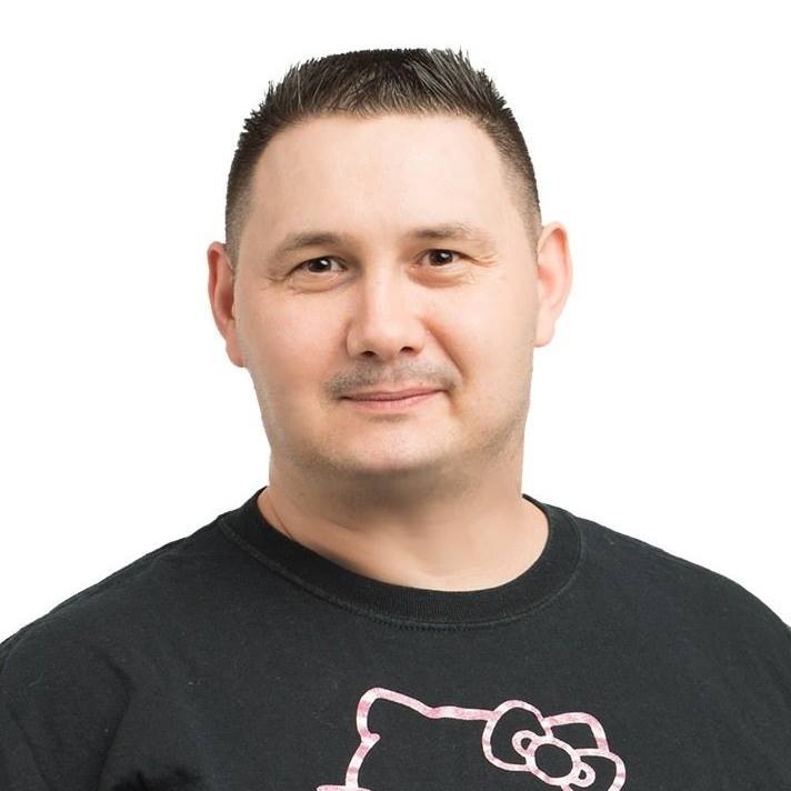 K. Ernő Front és backend fejlesztő